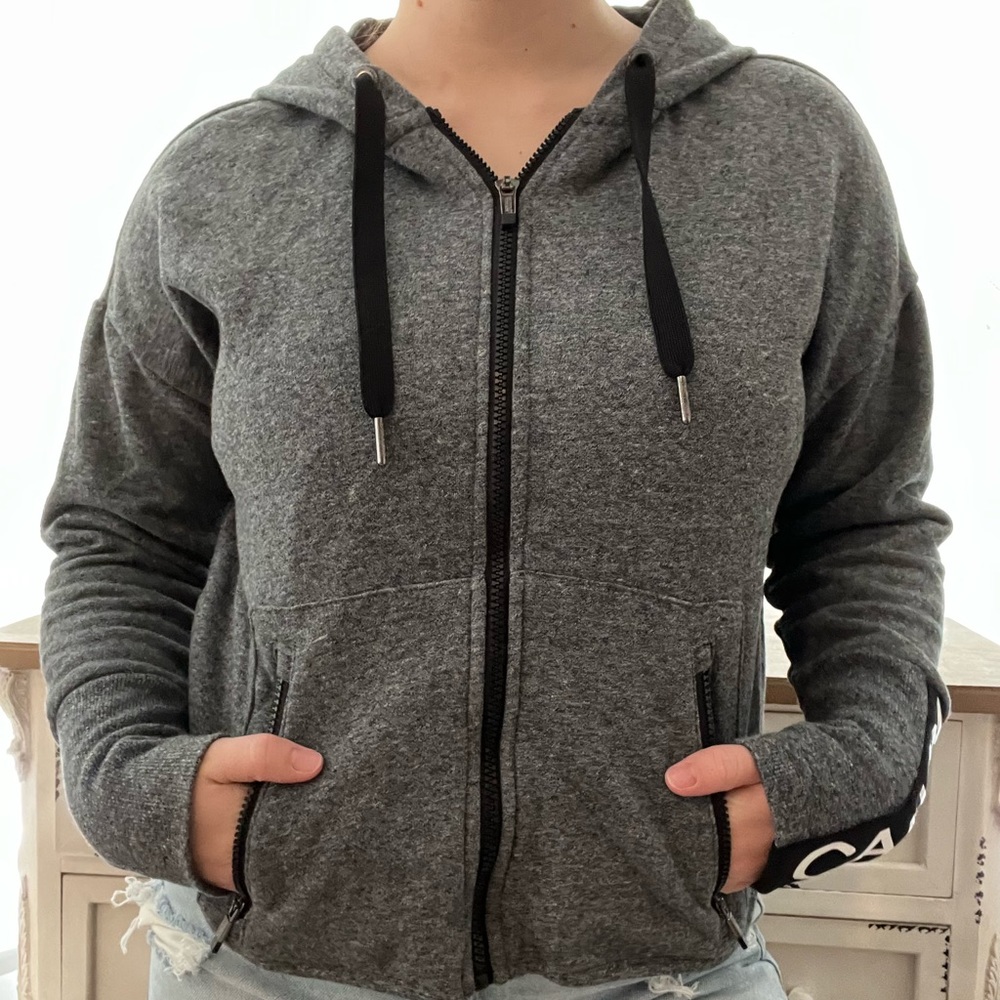 CALVIN KLEIN CROPPED HOODIE